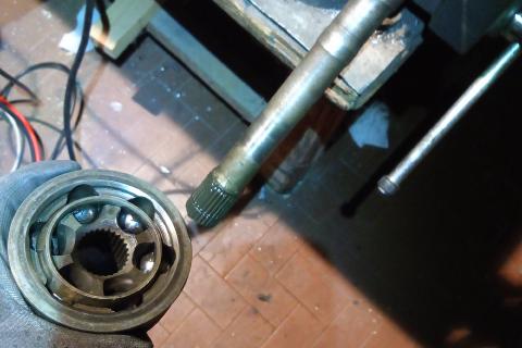  Anteprima per Half-shaft joint replacement